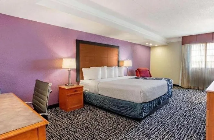 Chicago O'hare Airport 3*