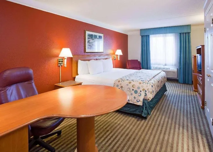Chicago O'hare Airport 3*